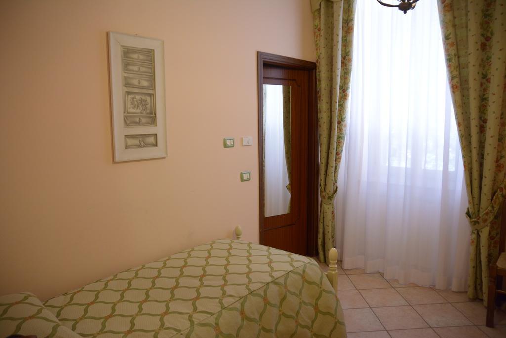 Ai 3 Archi Hotel Ferentillo Bagian luar foto